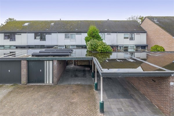 Te koop: Leuke instapklare tussenwoning aan het Water met 4 slaapkamers, garage, carport en energielabel A!